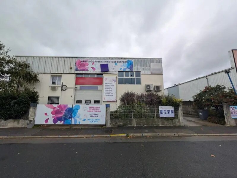 Flex in Sartrouville for sale Building Photo- Image 1 of 7