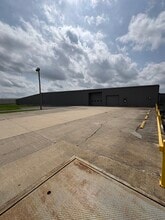 2200 4th Ave, Seymour, IN for lease Building Photo- Image 1 of 8