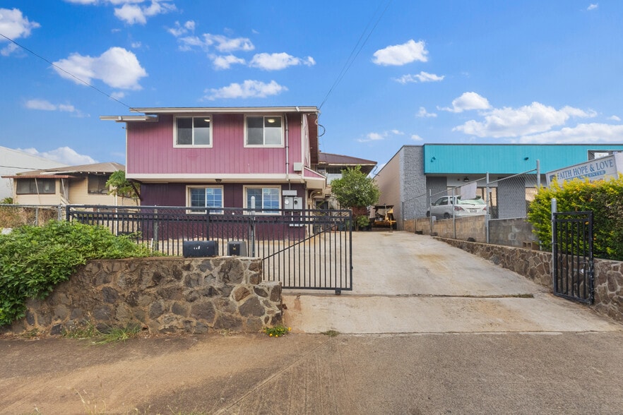 932 Waiakamilo Rd, Honolulu, HI for sale - Primary Photo - Image 1 of 15