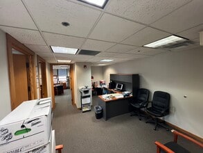 105 S York St, Elmhurst, IL à louer Photo intérieure- Image 2 de 5