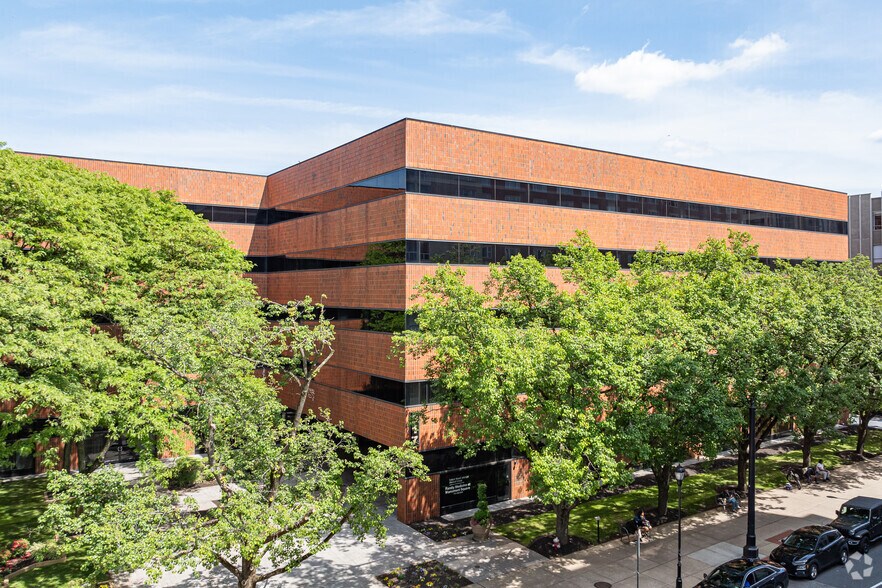 317 George St, New Brunswick, NJ à louer - Photo du bâtiment - Image 1 de 14