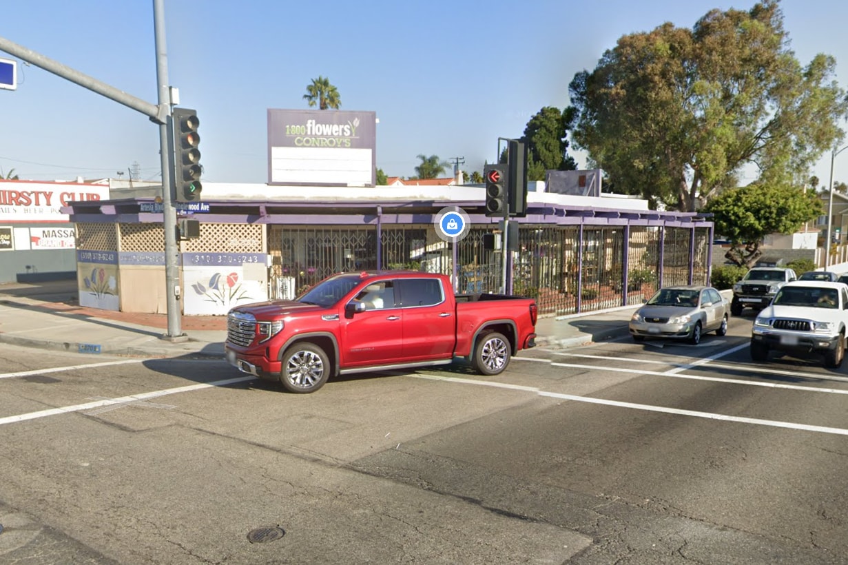 2709 Artesia Blvd, Redondo Beach, CA for lease Interior Photo- Image 1 of 3