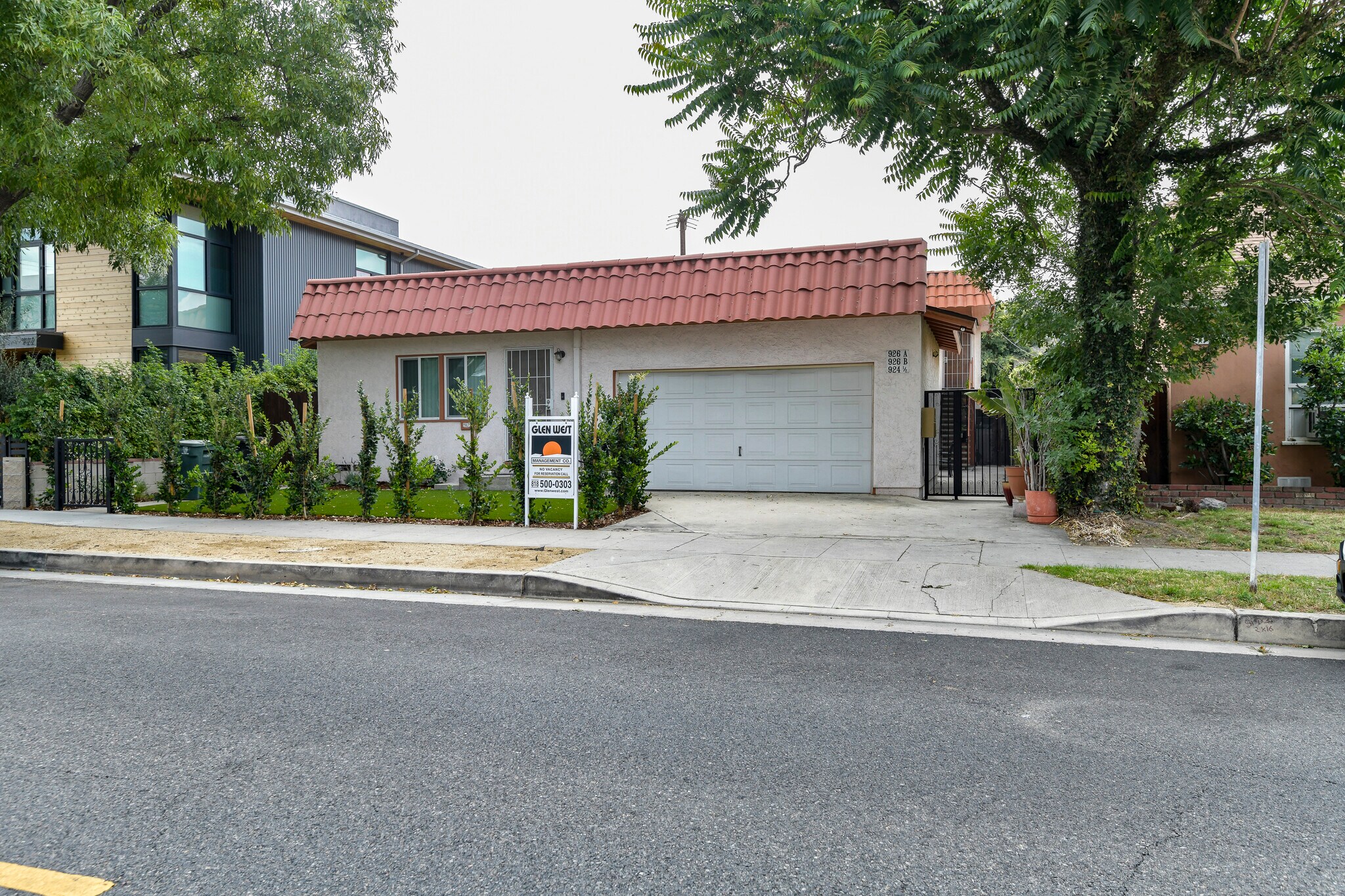 924 W Clark Ave, Burbank, CA à vendre Photo du bâtiment- Image 1 de 23