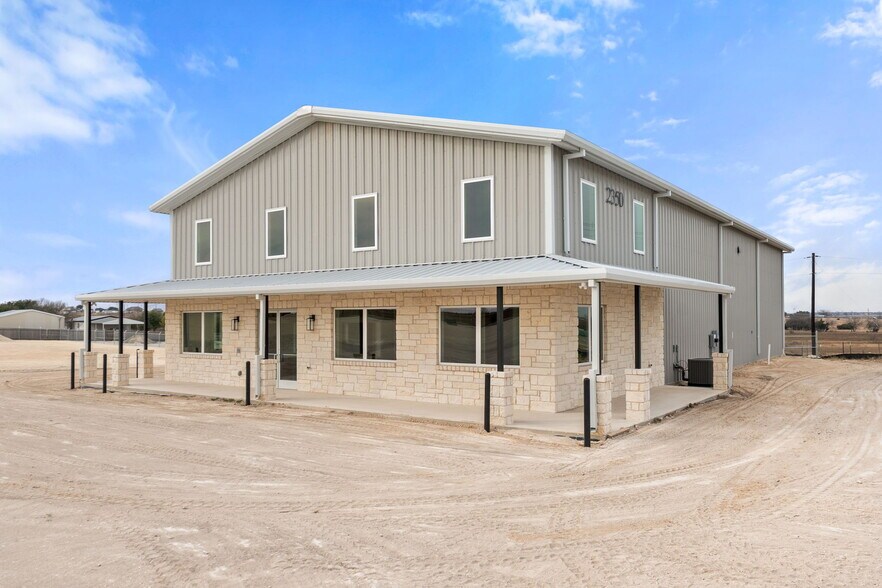 2350 County Road 311, Jarrell, TX à louer - Photo du bâtiment - Image 2 de 47