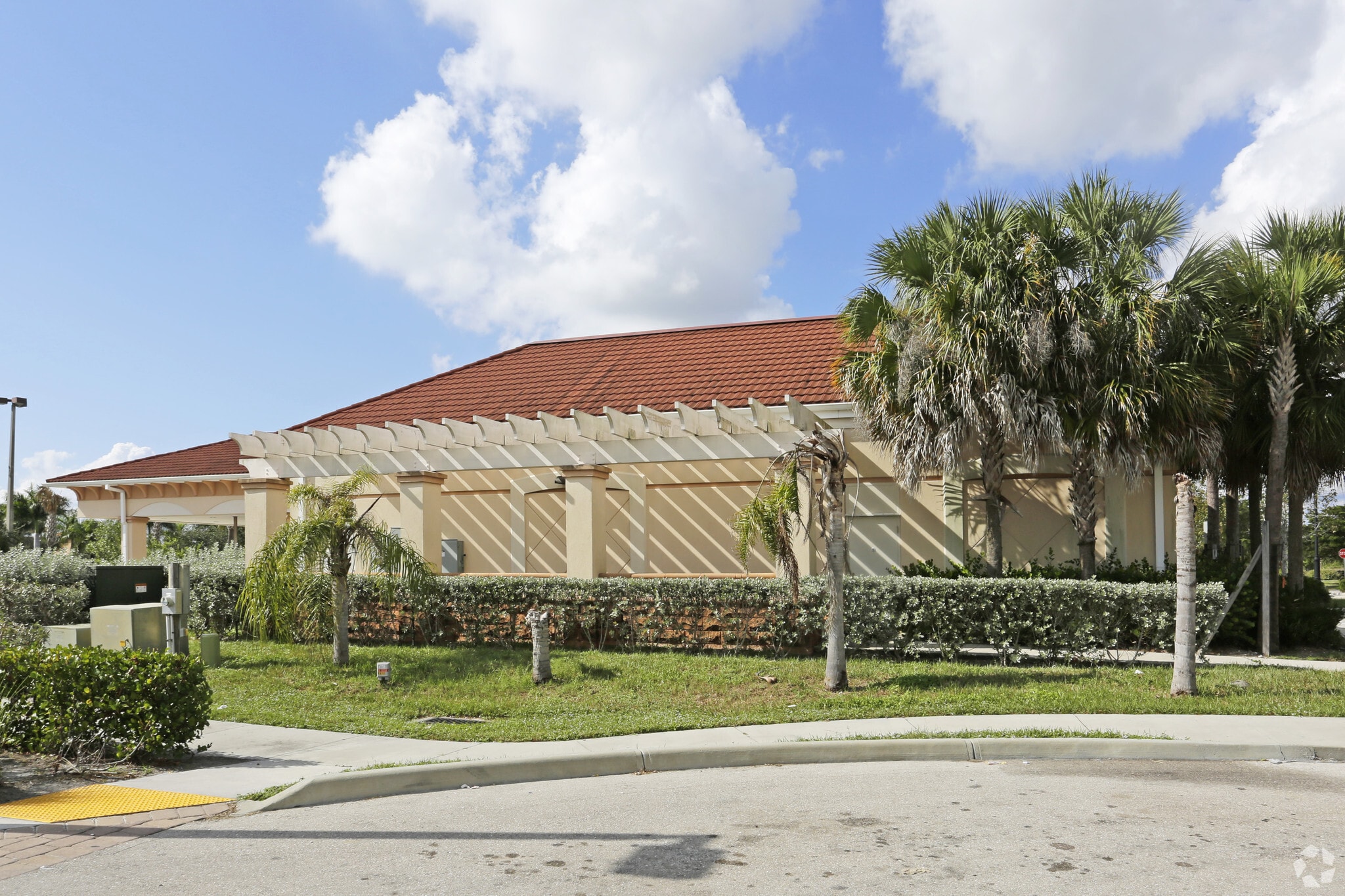 3943 Tamiami Trl, Punta Gorda, FL à vendre Photo du bâtiment- Image 1 de 7