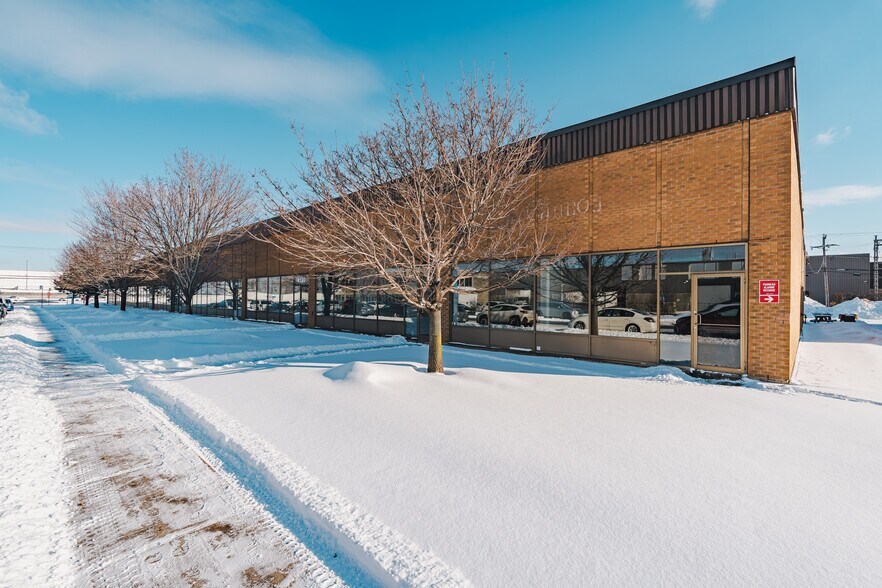 4060-4150 Rue Seré, Saint-Laurent, QC à louer - Photo du bâtiment - Image 2 de 3