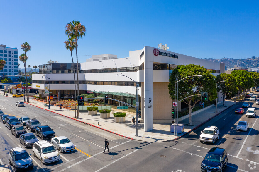 8501 Wilshire Blvd, Beverly Hills, CA à louer - Photo du bâtiment - Image 1 de 8