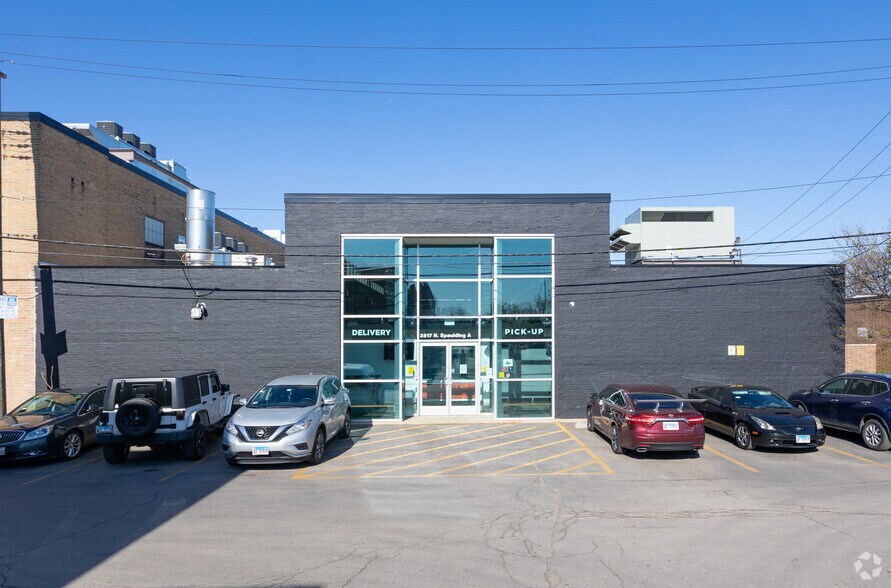 3517 N Spaulding Ave, Chicago, IL à louer - Photo du bâtiment - Image 1 de 20