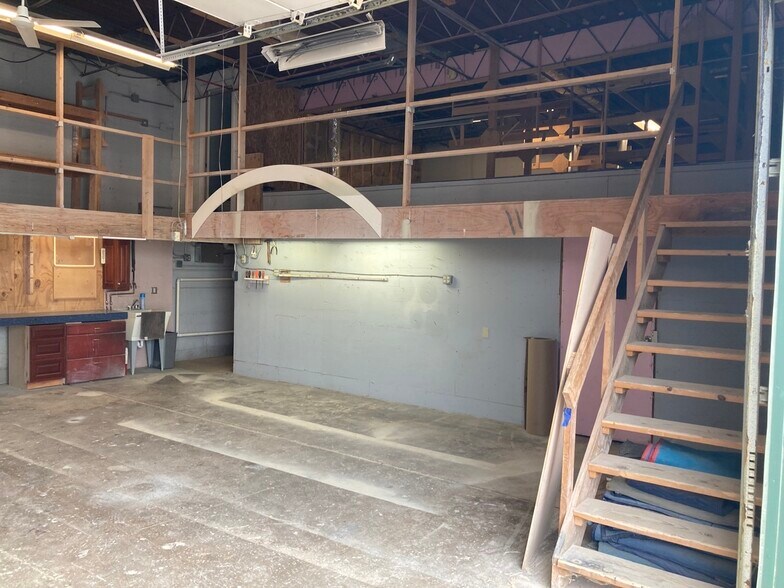 3046 Industrial Blvd, Bethel Park, PA à louer - Photo du bâtiment - Image 3 de 25