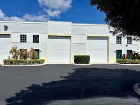 PRIVATE STORAGE WAREHOUSE - 2 units - Warehouse