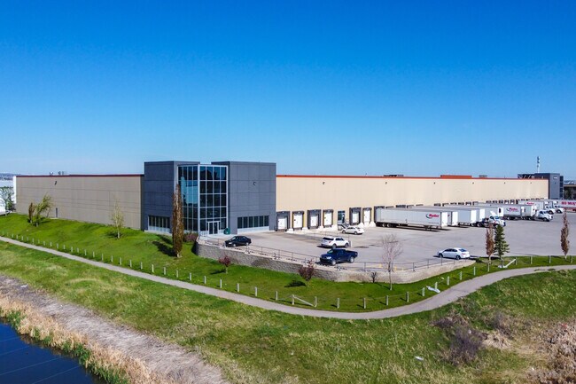 Plus de détails pour 89 Freeport Blvd NE, Calgary, AB - Industriel à louer