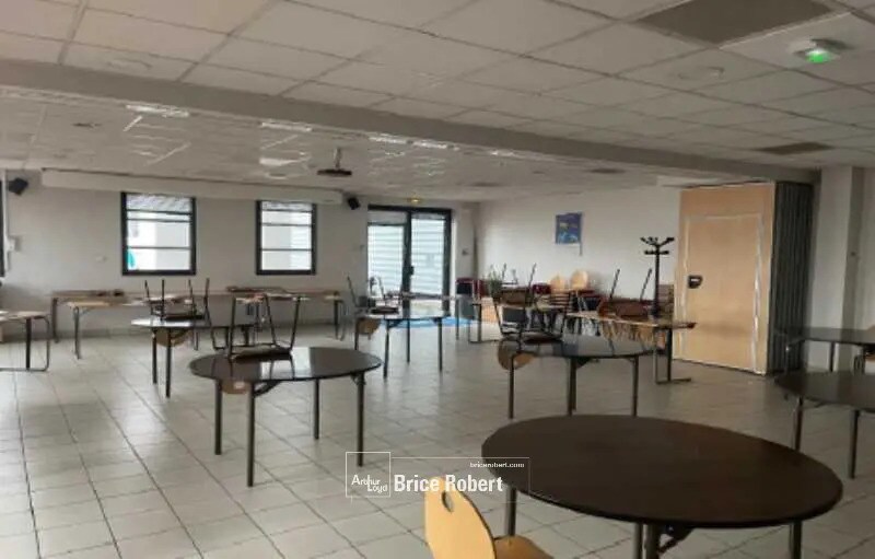 Industrial in Miribel for lease Interior Photo- Image 1 of 3