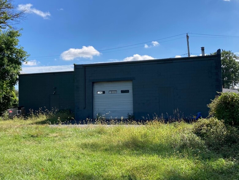 555 Us Highway 13, Bristol, PA for lease - Building Photo - Image 3 of 17