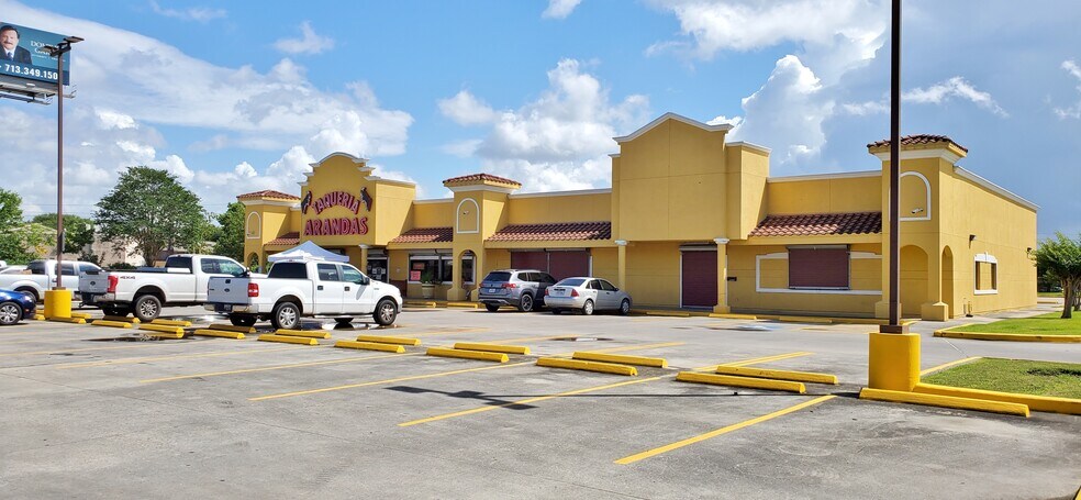 10403 Gulf Fwy, Houston, TX for lease - Primary Photo - Image 1 of 13
