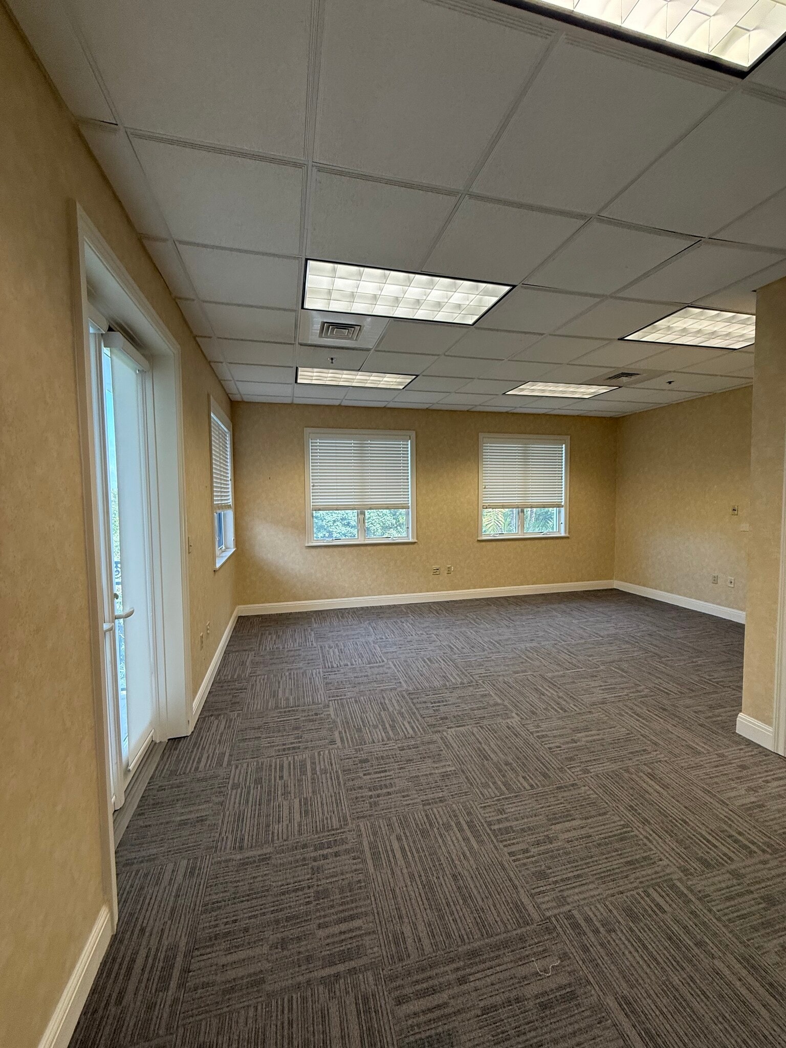 11450 SE Dixie Hwy, Hobe Sound, FL for lease Interior Photo- Image 1 of 11