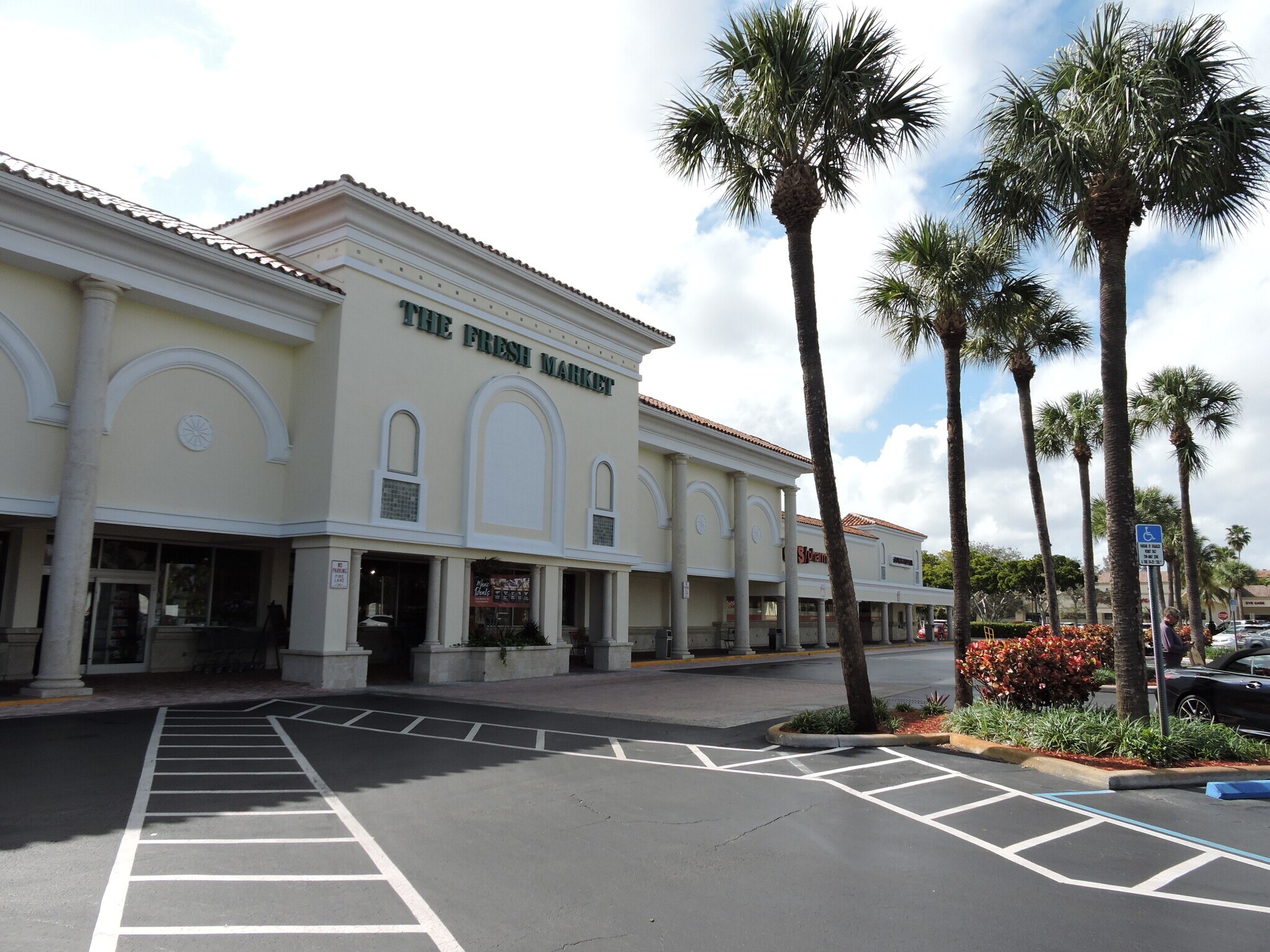 100-200 W Camino Real, Boca Raton, FL à louer Photo du bâtiment- Image 1 de 3