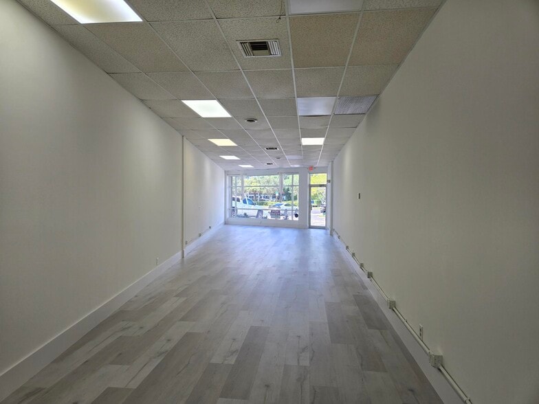 11490 Okeechobee Blvd, Royal Palm Beach, FL for lease - Interior Photo - Image 3 of 8