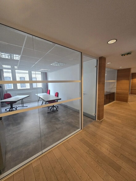Immeuble residentiel dans Paris à vendre - Photo intérieure - Image 3 de 10