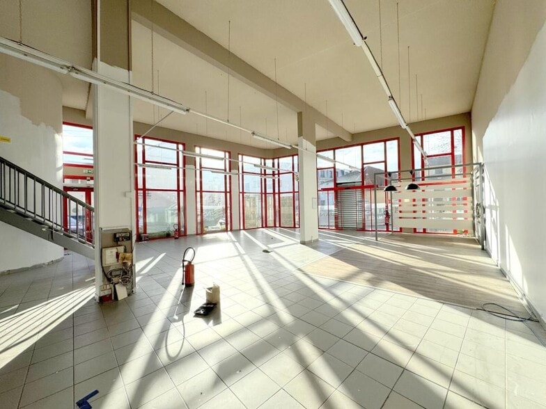 1 Boulevard Henri Barbusse, Houilles for lease - Interior Photo - Image 2 of 7