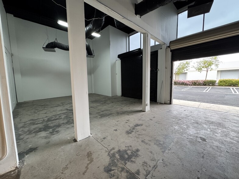 16 Hughes, Irvine, CA for lease - Interior Photo - Image 2 of 19