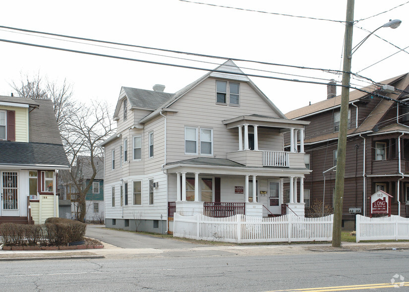 181-183 Burnside Ave, East Hartford, CT à vendre - Photo principale - Image 1 de 1