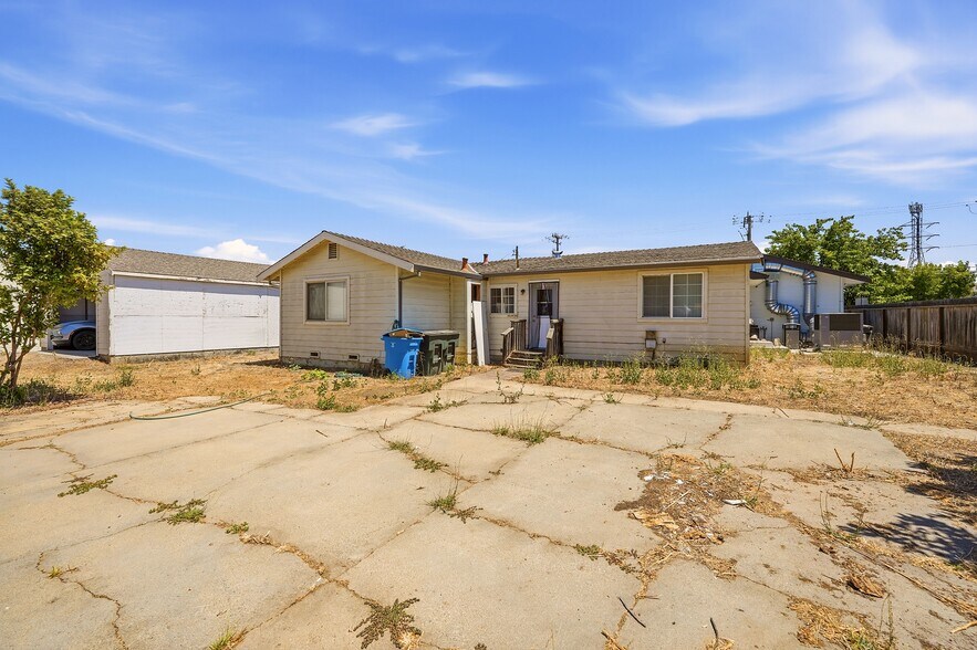 285 W Main Ave, Morgan Hill, CA à vendre - Photo du bâtiment - Image 3 de 12