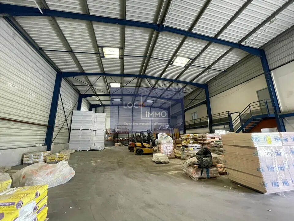 Flex in Lormont for lease Interior Photo- Image 1 of 12