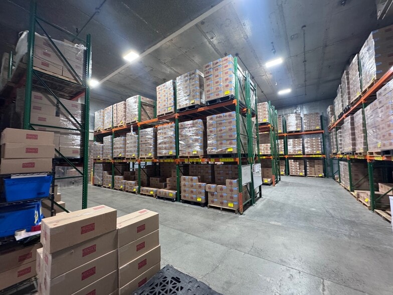 2298-2333 Alahao Pl, Honolulu, HI for lease - Building Photo - Image 2 of 5