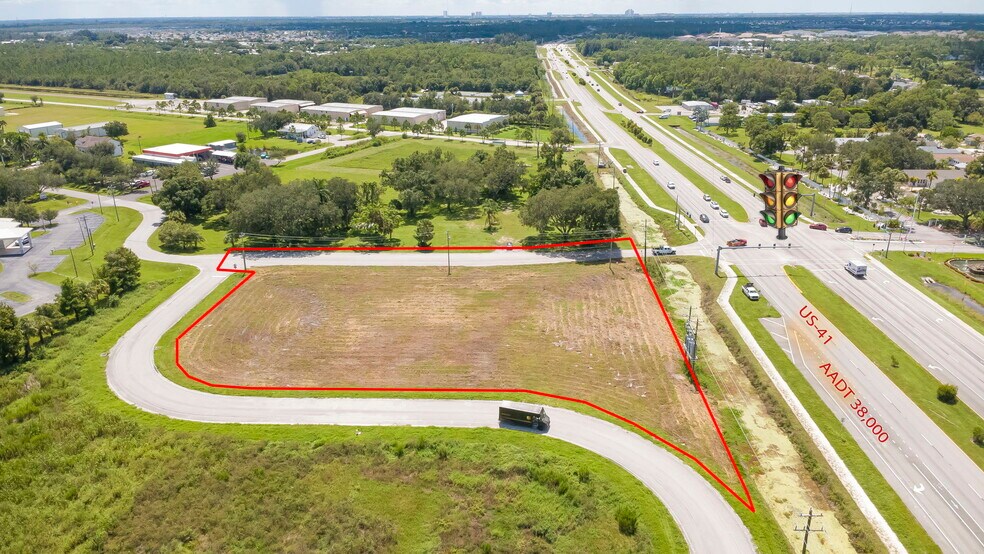 18700 N Tamiami Trl, North Fort Myers, FL à vendre - Aérien - Image 1 de 11