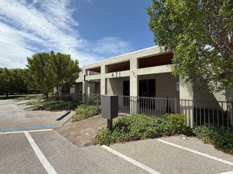 469 Spencer Dr, West Palm Beach, FL à louer - Photo du bâtiment - Image 2 de 30