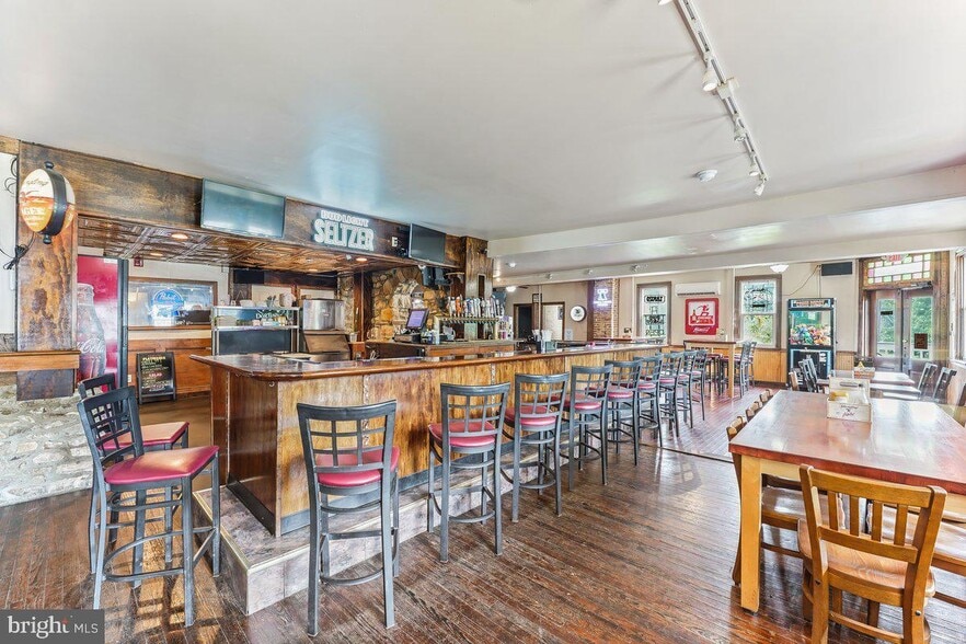 2116 Old Route 100, Bechtelsville, PA for sale - Building Photo - Image 3 of 25