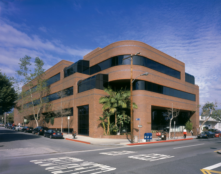 11999 San Vicente Blvd, Los Angeles, CA for lease - Building Photo - Image 2 of 3