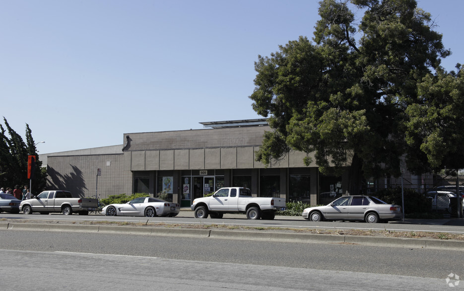 909 7th St, Oakland, CA for sale - Primary Photo - Image 1 of 1