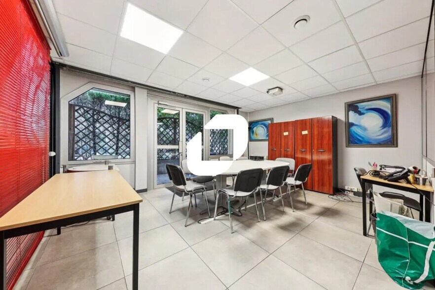 Office in Boulogne-Billancourt for sale - Building Photo - Image 2 of 7