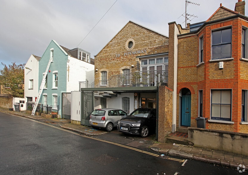 26-30 Prescott Pl, London for lease - Building Photo - Image 2 of 2