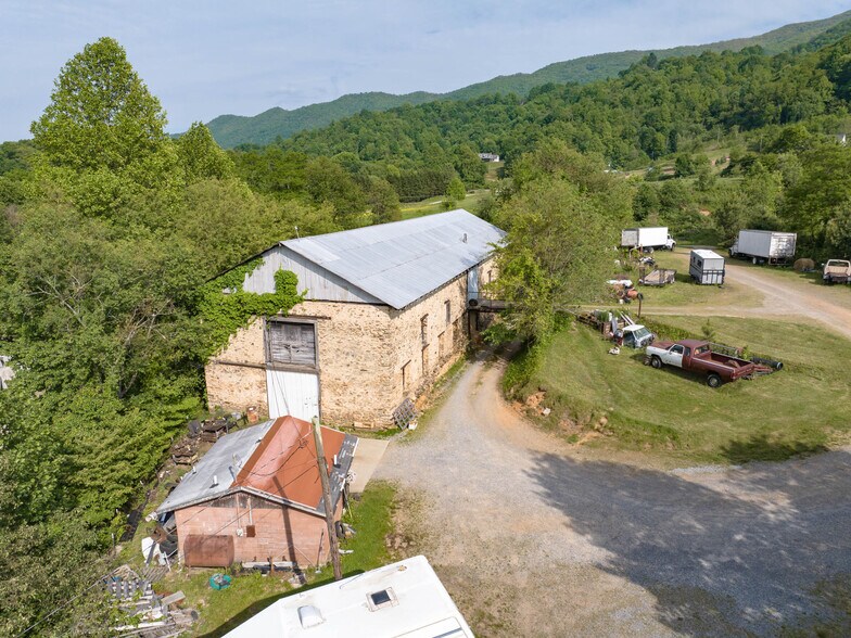 94 Providence Pl, Waynesville, NC à vendre - Photo du bâtiment - Image 2 de 36