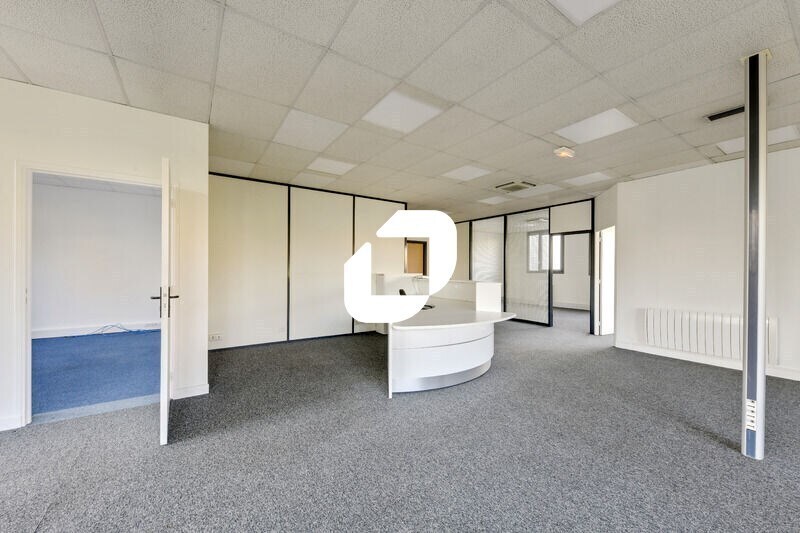 221 Avenue Du Président Wilson, Saint-Denis for lease - Building Photo - Image 2 of 14