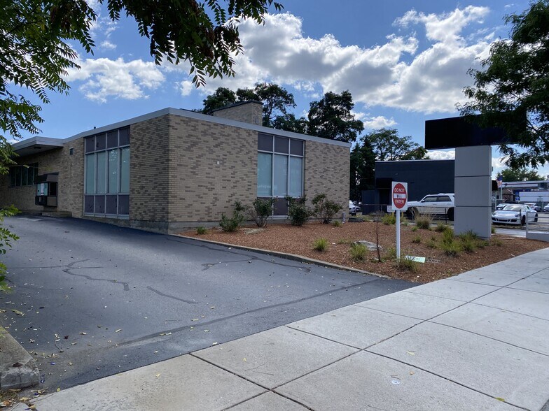 655 Park Ave, Worcester, MA à vendre - Photo du bâtiment - Image 2 de 4