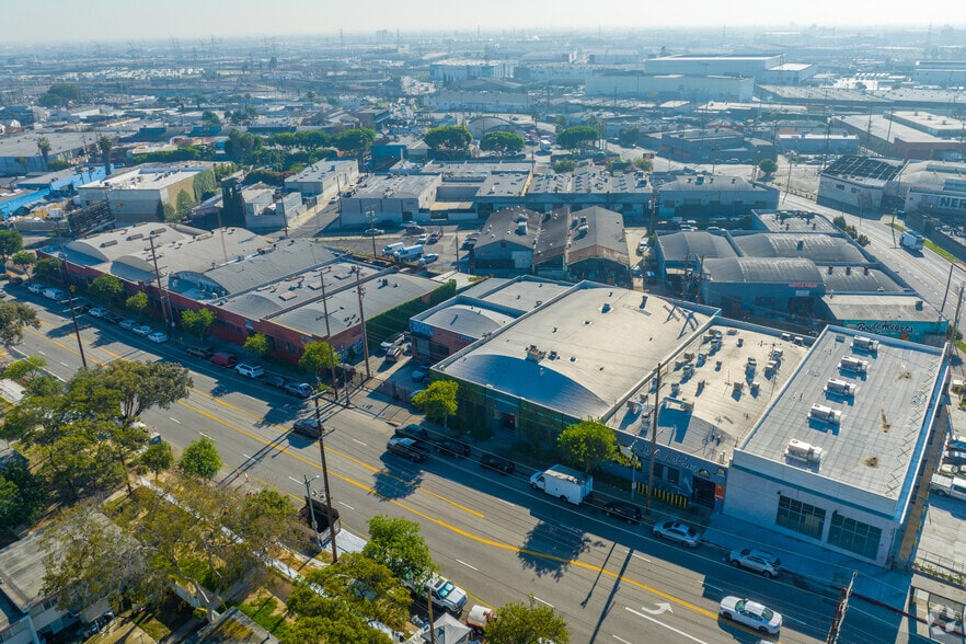 3232 E Olympic Blvd, Los Angeles, CA for lease - Primary Photo - Image 1 of 38