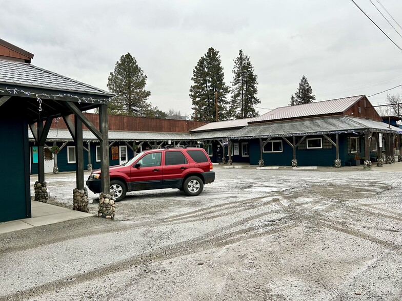 North Cascades Hwy, Twisp, WA for sale - Building Photo - Image 2 of 3