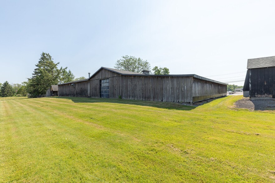 8662 Brewerton Rd, Cicero, NY à vendre - Photo du bâtiment - Image 2 de 16