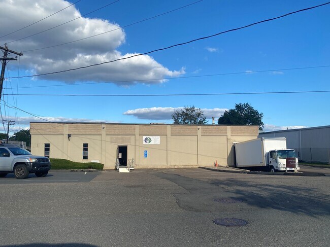 Plus de détails pour 7 Andover Dr, West Hartford, CT - Industriel à louer