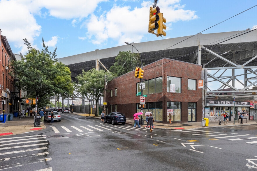 501 Smith St, Brooklyn, NY for lease - Building Photo - Image 2 of 4