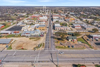 207 Clay St, Nocona, TX - AÉRIEN  Vue de la carte - Image1