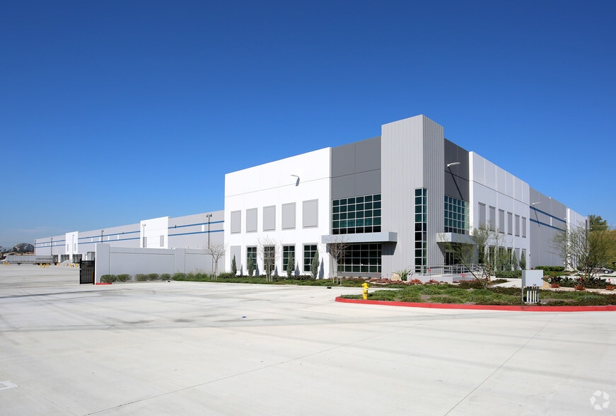 2053 Miguel Bustamante Pky, Colton, CA à louer - Photo du bâtiment - Image 3 de 3