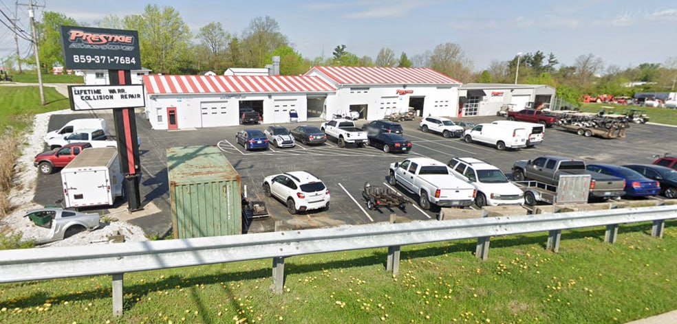 136 Shoemaker Ln, Florence, KY for sale - Building Photo - Image 1 of 3