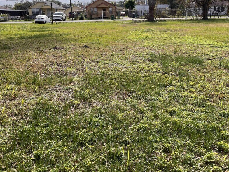 121-123 Van Molan St, Houston, TX à vendre - Photo du bâtiment - Image 3 de 9