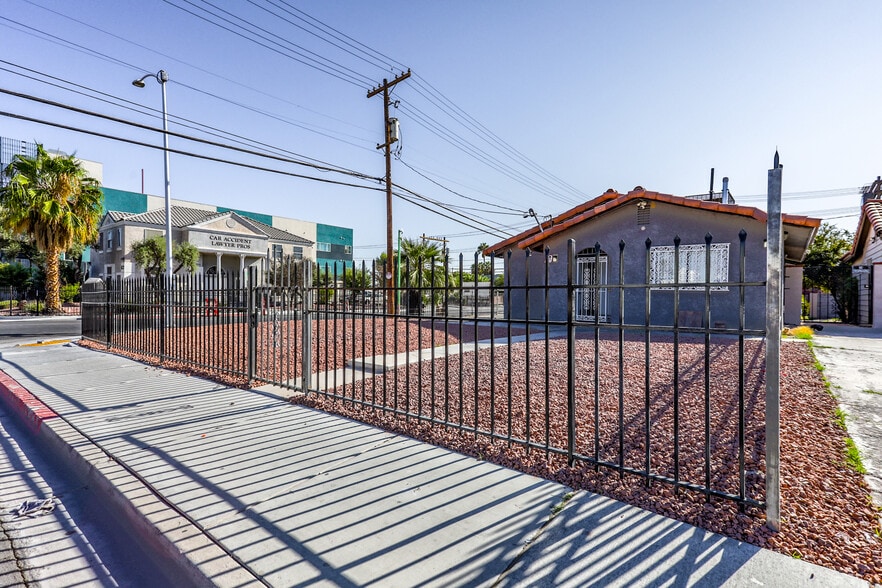 703 S 10th St, Las Vegas, NV for sale - Building Photo - Image 3 of 51