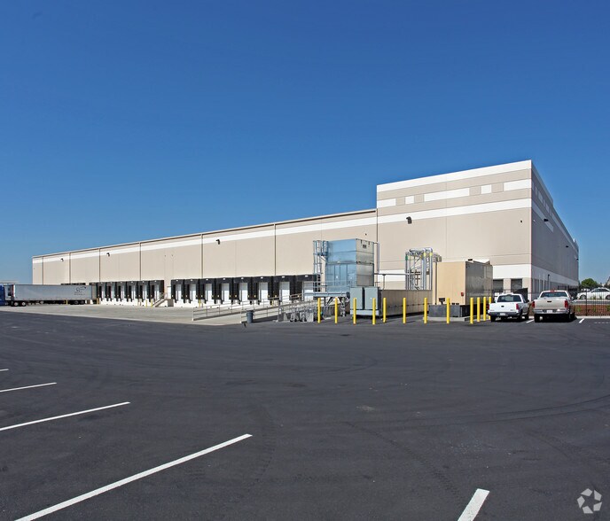 3045 Mulvany Pl, West Sacramento, CA à louer - Photo du bâtiment - Image 1 de 2