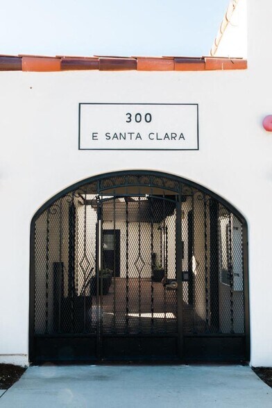 300 E Santa Clara St, Ventura, CA à louer - Photo du bâtiment - Image 3 de 29